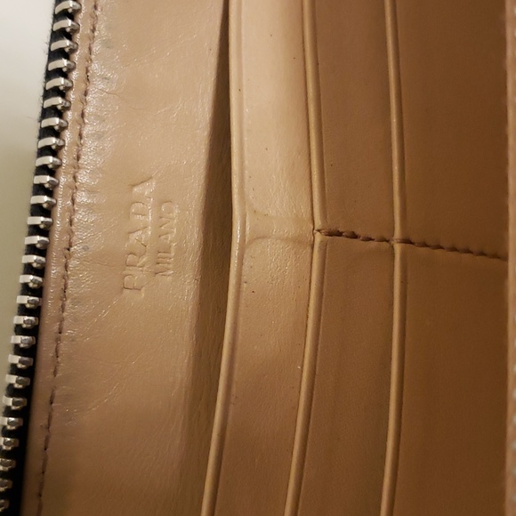 Prada wallet - Picture 8 of 12